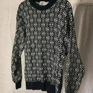 Cape Isle Knitters Distressed Vintage 100% cotton sweater in size men's L